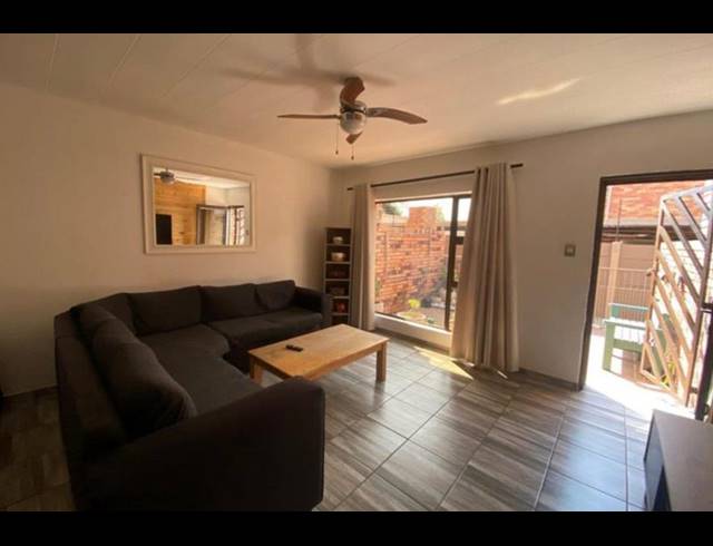 2 BEDROOM TOWNHOUSE FOR SALE IN NEW REDRUTH